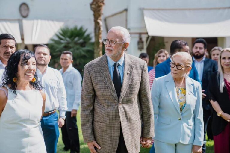 8feda140-5c10-4f3c-a4c2-5f1744d885a6