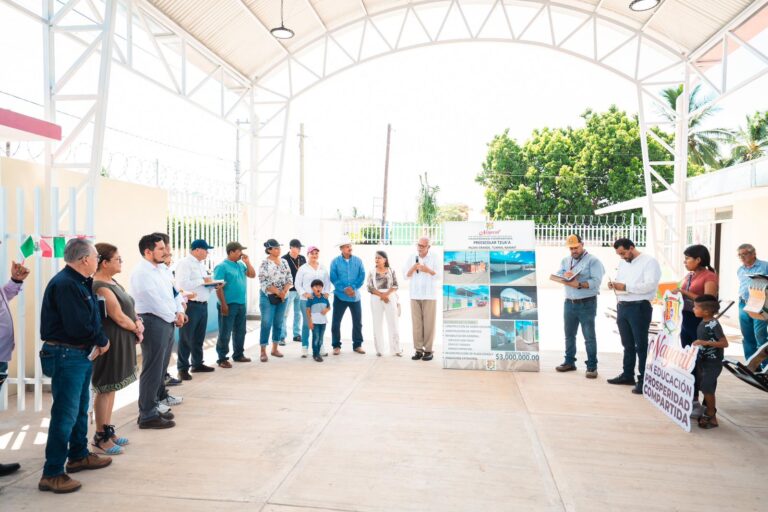 Gobernador Miguel Ángel Navarro Quintero supervisa obras educativas en Tuxpan