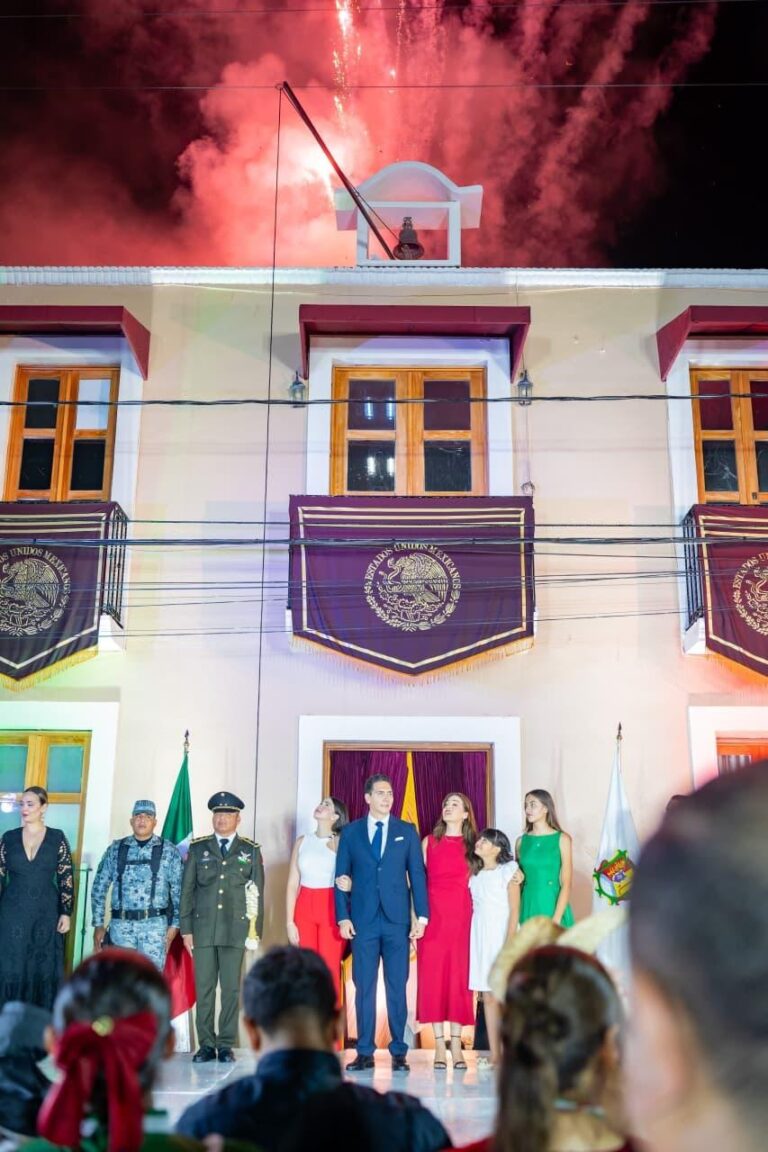 Bahía de Banderas vibró con el primer Grito de Independencia de Héctor Santana
