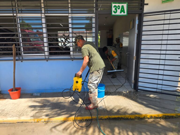 El Gobierno del Bien atiende a familias afectadas por las inundaciones de ayer