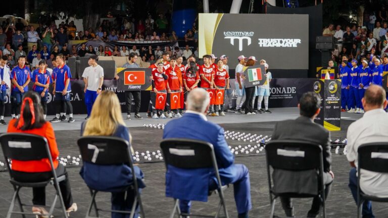 Con la presencia del director general de la Comisión Nacional de Cultura Física y Deporte, Rommel Pacheco, la secretaria general de gobierno, Rocío Esther González García, a nombre del gobernador, Miguel Ángel Navarro Quintero, inauguró de manera oficial el Baseball5 World Cup Nayarit 2025, evento que reúne a las 14 mejores selecciones del mundo, en esta disciplina.